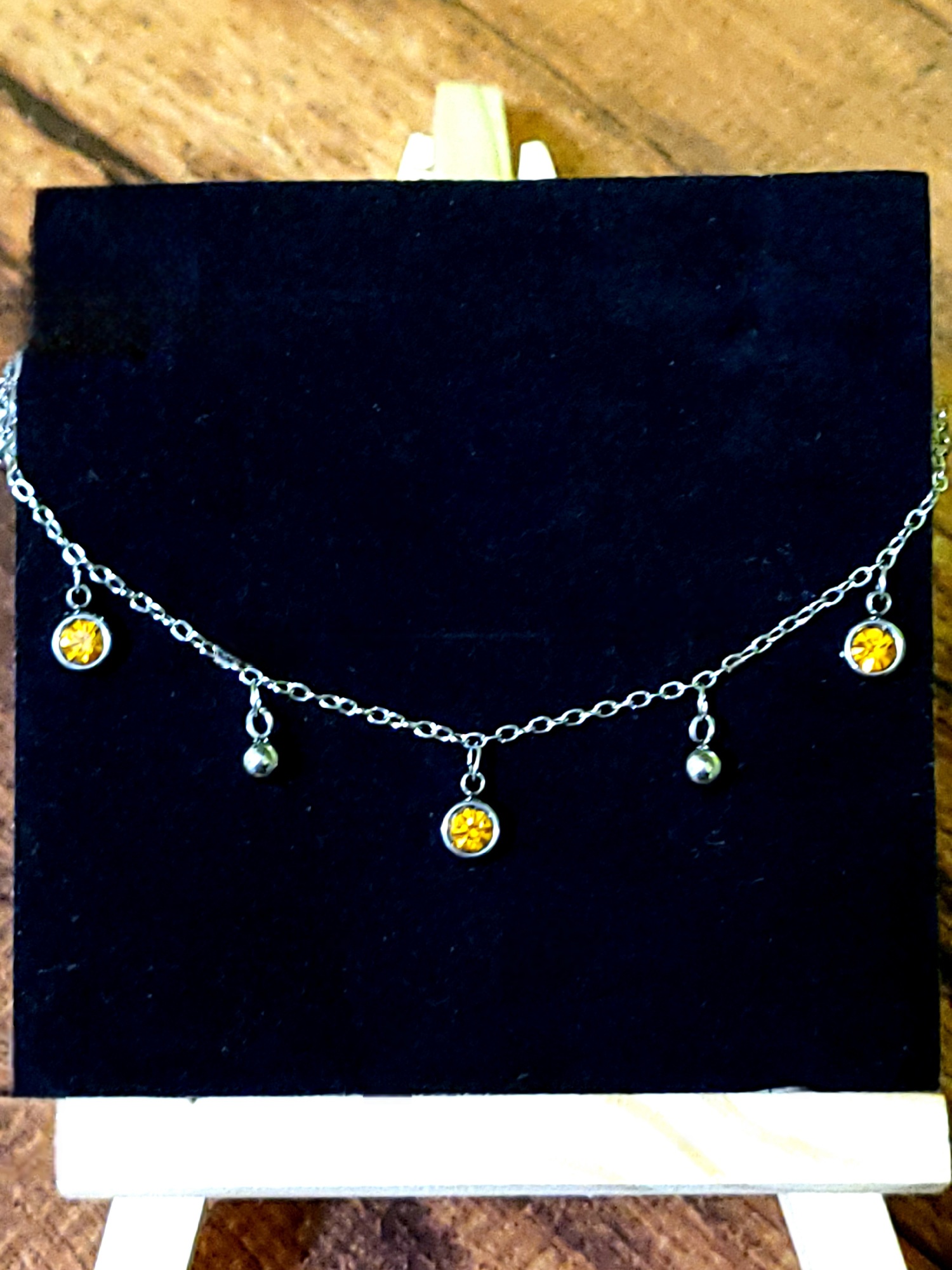 Collier Court Charms Éclat – Jaune Ambré & Acier